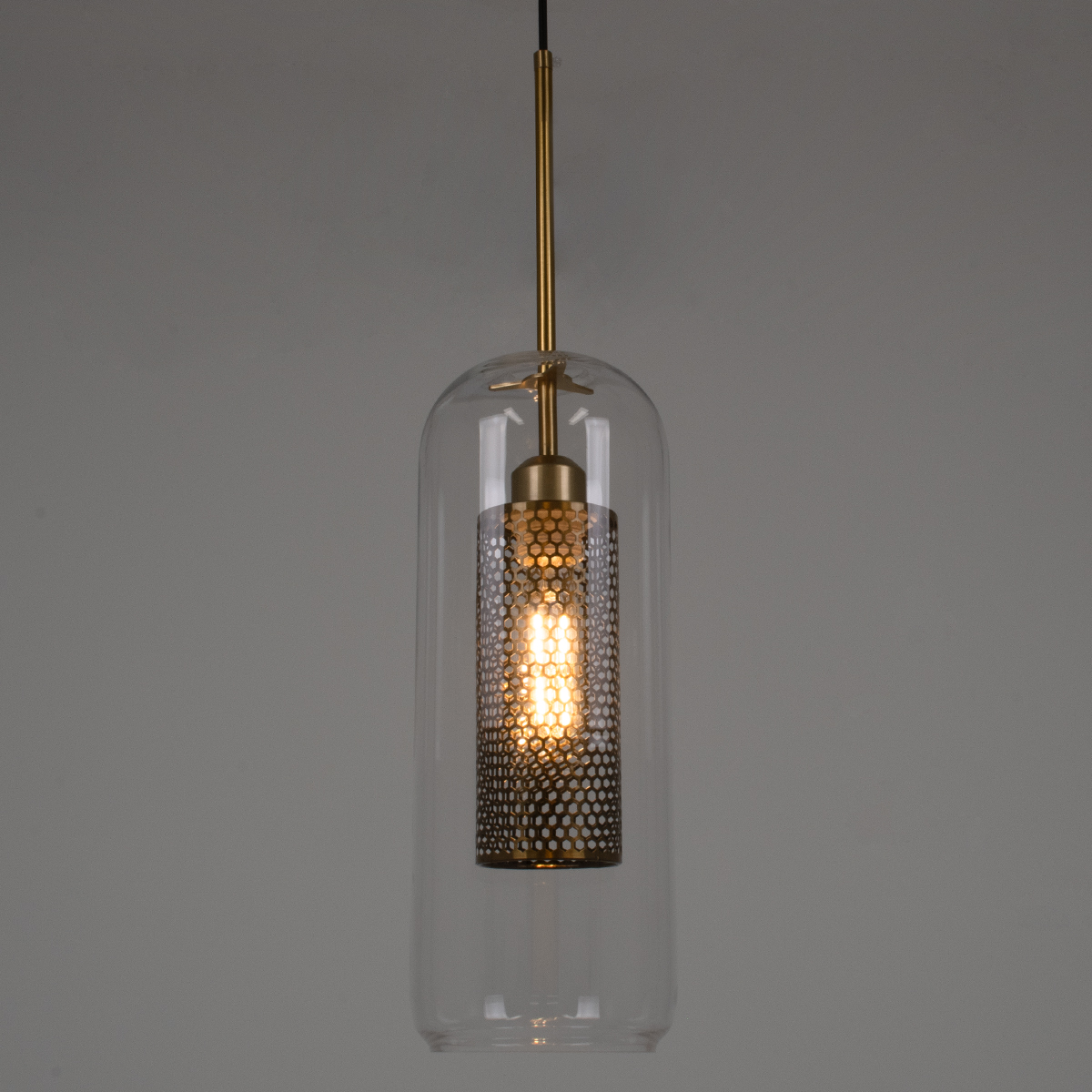 GloboStar®-AVERY-00741-Μοντέρνο-Κρεμαστό-Φωτιστικό-Οροφής-Μονόφωτο-1-x-E27-Διάφανο-Γυάλινο-με-Χρυσό-Μεταλλικό-Πλέγμα-Φ15-x-Υ60cm-2