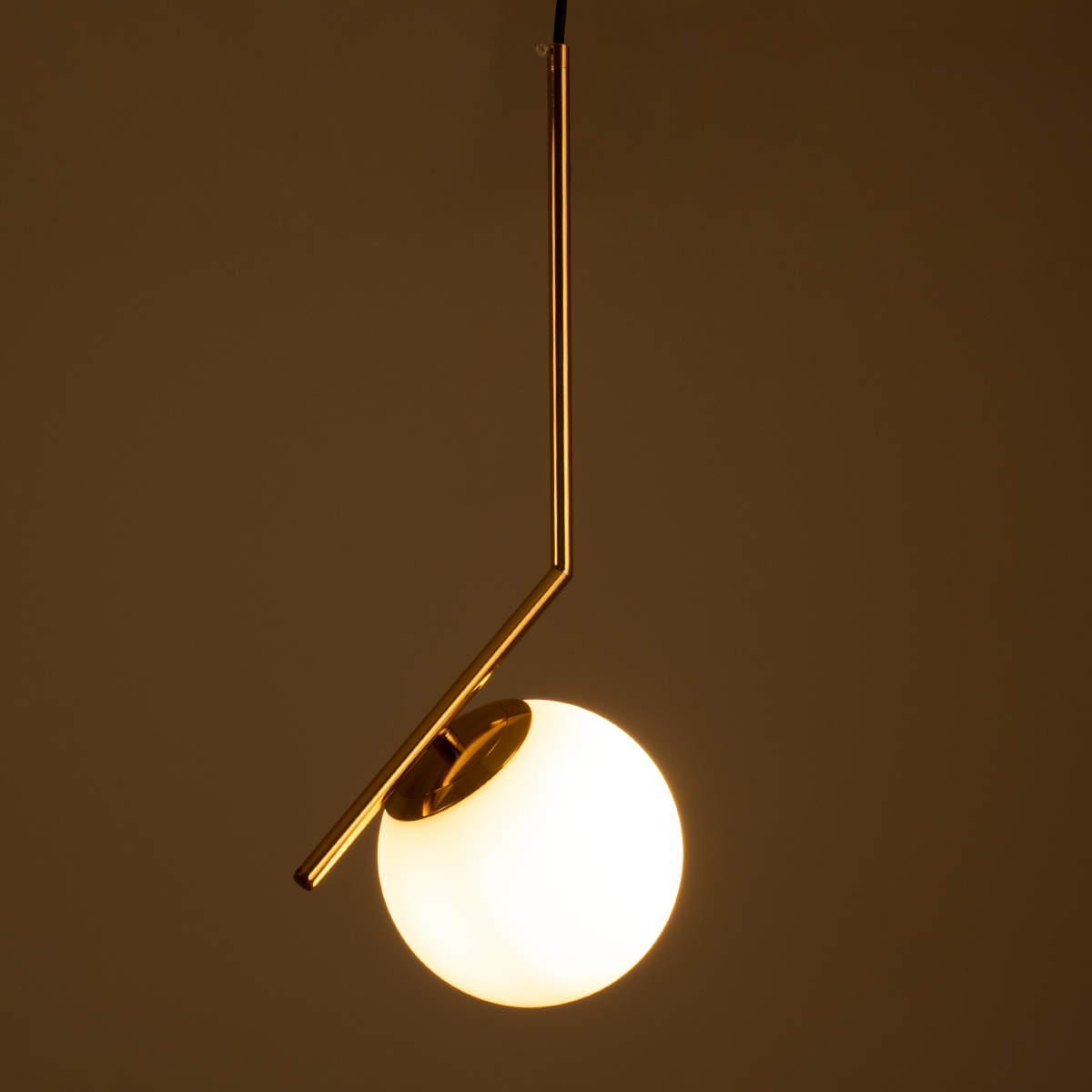 GloboStar®-MONROE-00958-Μοντέρνο-Κρεμαστό-Φωτιστικό-Οροφής-Μονόφωτο-1-x-E27-Χρυσό-Λευκό-Μεταλλικό-Μπάλα-Φ15-x-Υ49cm-2